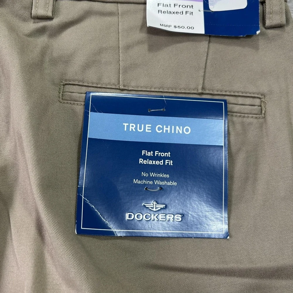 NEW Dockers True Chino‎ Pants Mens 38x34 Beige Relaxed Flat Front Wrinkle Free